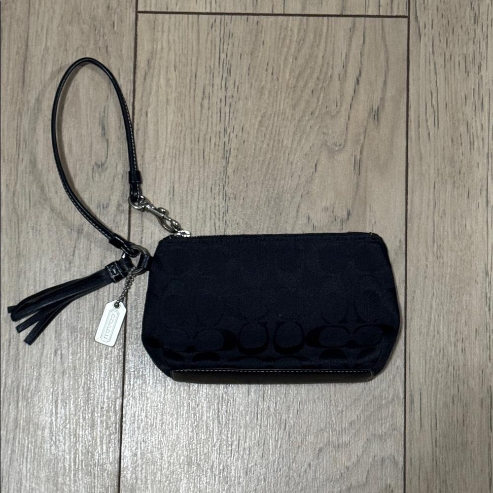 Vintage Coach C Design Black Women’s Wristlet